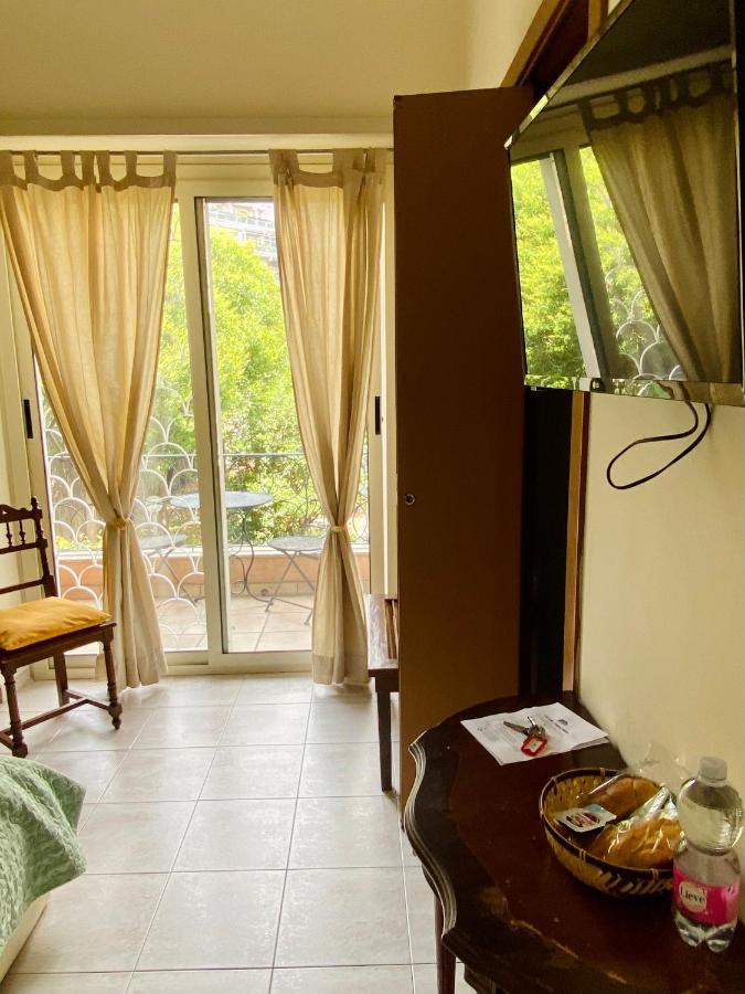 Valla18 Guesthouse Roma Esterno foto